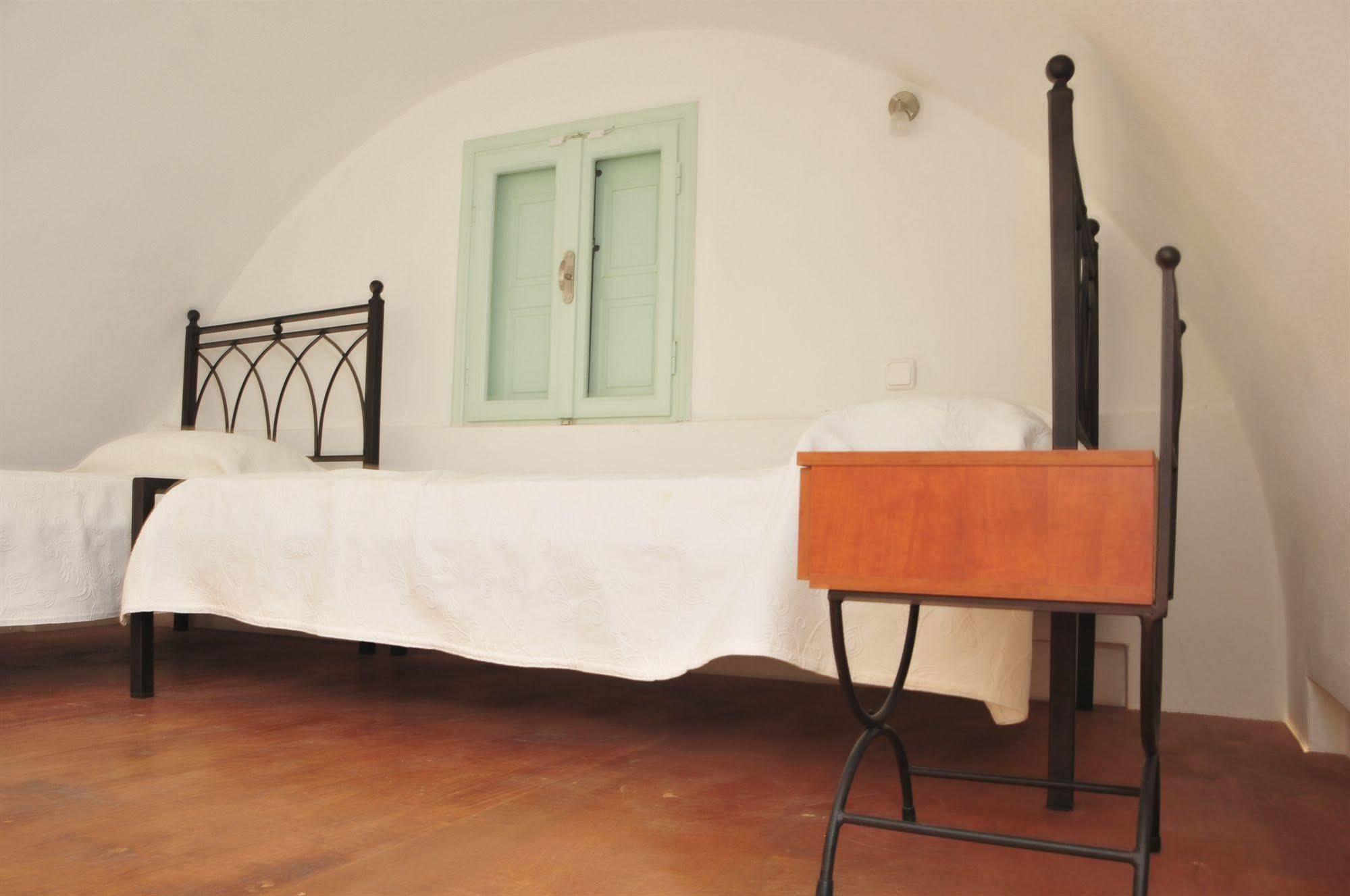 Bed & Breakfast Kalya Kamari (Santorini)